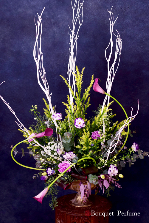 フラワーアレンジメント 作り方 花が転倒しそうでバランス悪い 花の配置で解決フラワーアレンジメントの作り方のコツ フラワーアレンジメント教室 横浜