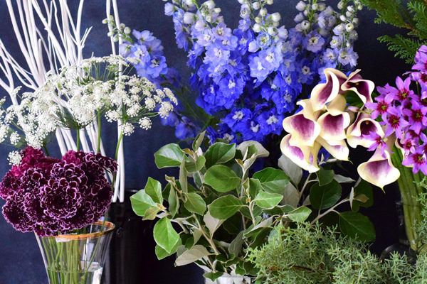 お花 花瓶 花束や切り花を綺麗に飾る花瓶の高さと形 花瓶の選び方のコツとは フラワーアレンジメント教室 横浜