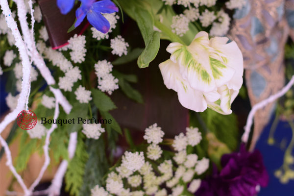 切花 白い花 レースフラワーの白い小花でフラワーアレンジメントを華やかに フラワーアレンジメント教室 横浜