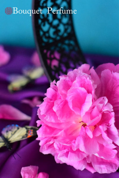 花 色合わせ 濃いピンク マゼンタ色 に合う花の色合いとは 花合わせのコツ フラワーアレンジメント教室 横浜