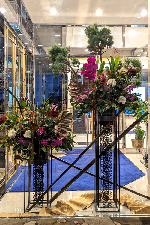 エントランス アレンジメント】ホテルの玄関エントランスに納品